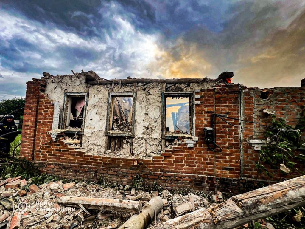 Пожежа в будинку на Харківщині через атаку БпЛА