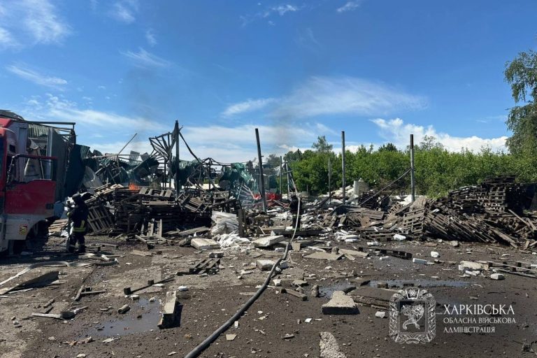 У Дергачах після ракетного удару — двоє загиблих і 19 поранених, оприлюднено фото