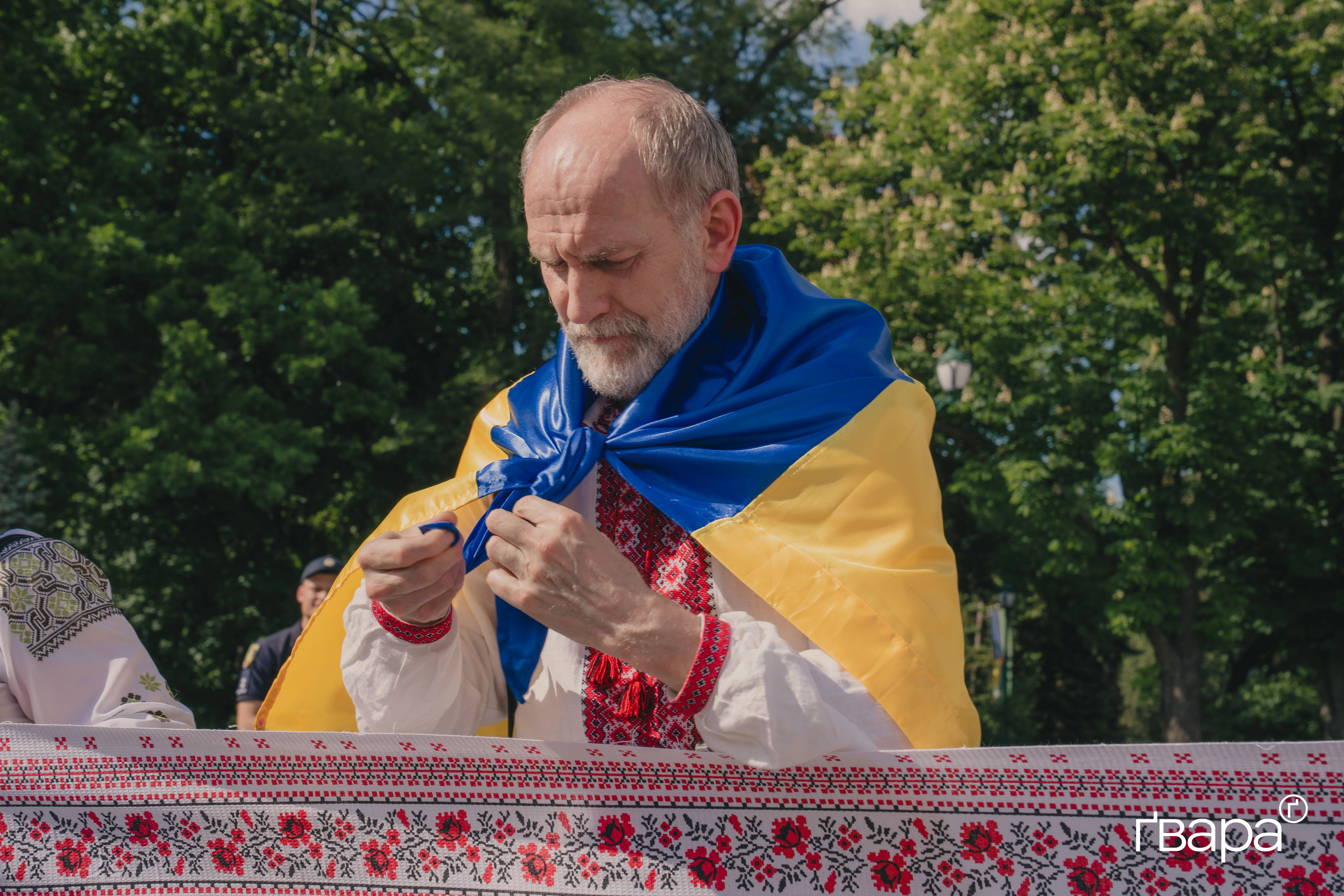 зображення до посту: «Це зв’язок з родом»: Харків’яни вийшли на ходу до Дня Вишиванки — фото