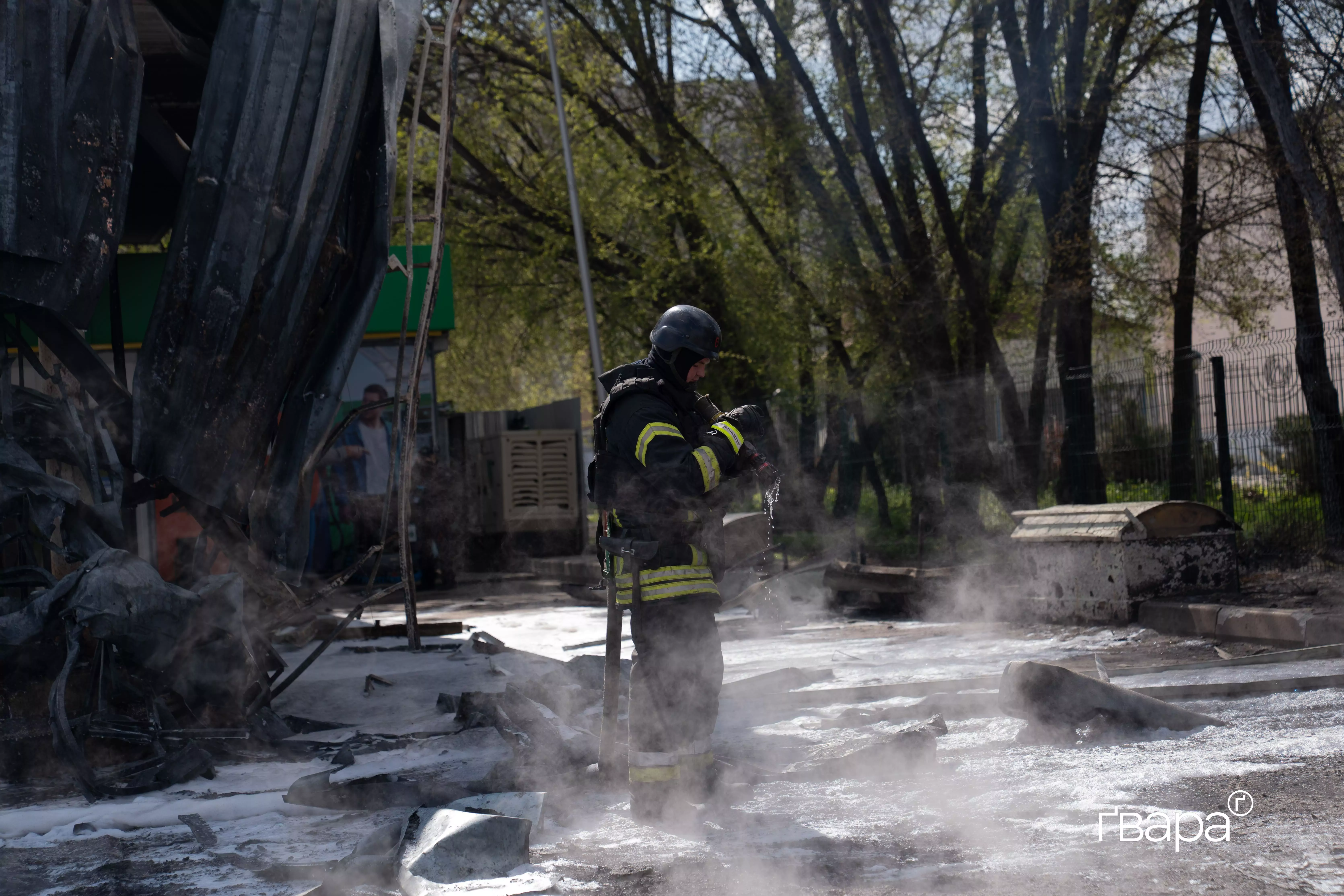 Наслідки обстрілів АЗС Харкова — фото