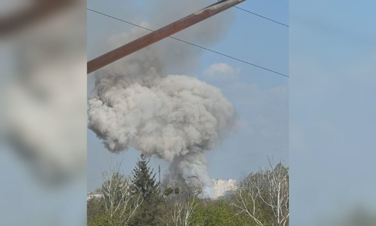 У громаді поблизу Харкова пролунав ряд вибухів і спалахнула пожежа