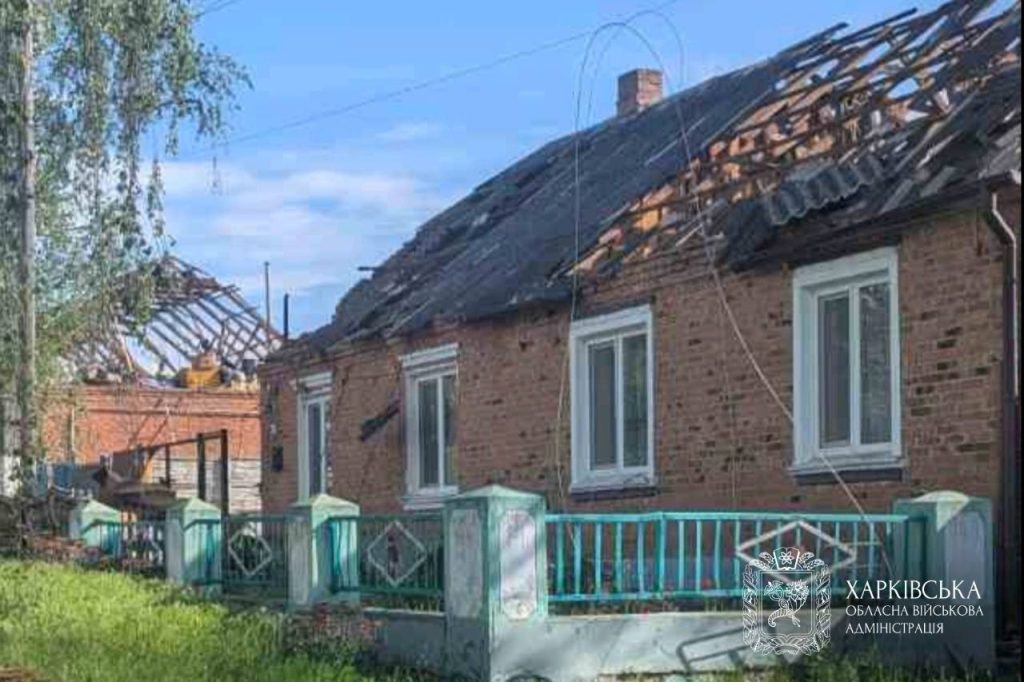 Пошкодження інфраструктури після обстрілів у Харківській області