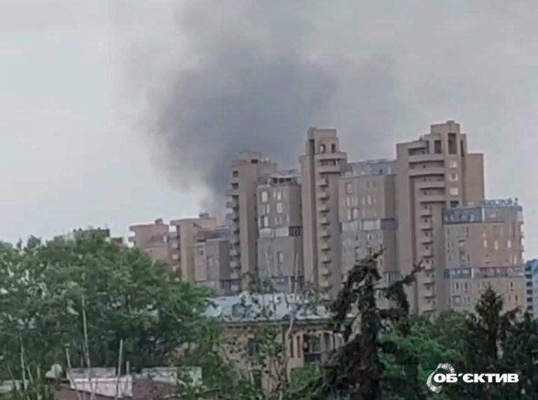 У районі Клочківської в Харкові піднявся дим — ДСНС підтвердила пожежу (відео)