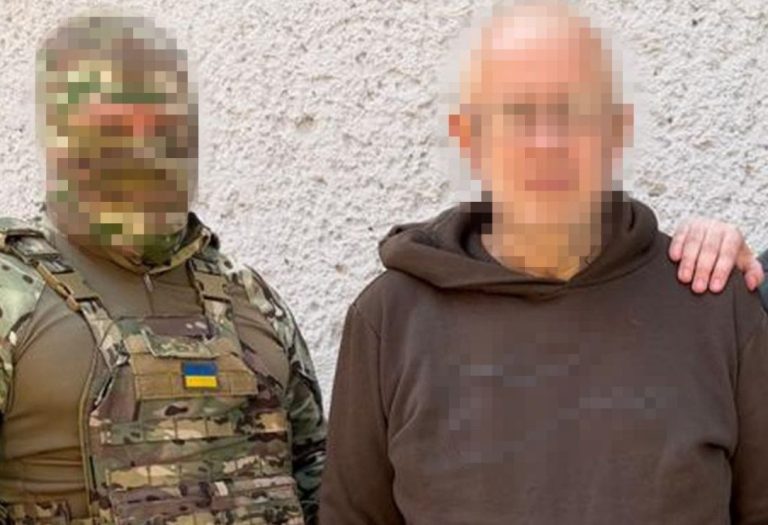 У Харківській області затримали чоловіка, підозрюваного у коригуванні російських ударів