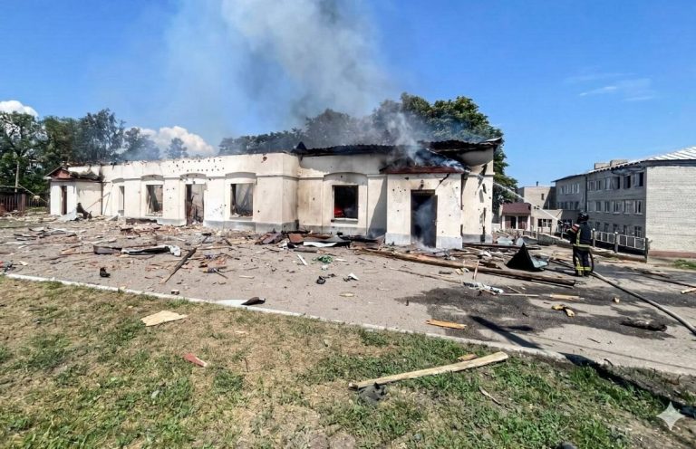 Ракетний обстріл центру Балаклії: поранено три жінки