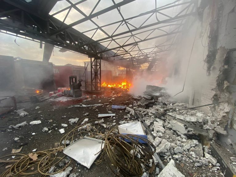 Депо «Нової пошти» в Харкові зазнало трьох атак російських військ