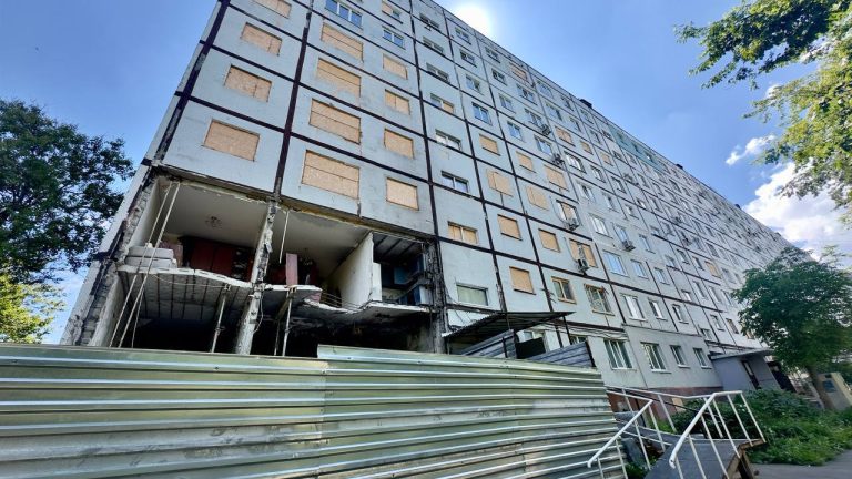 Прогрес відновлення будинку на Салтівському шосе в Харкові: фото виконаних робіт