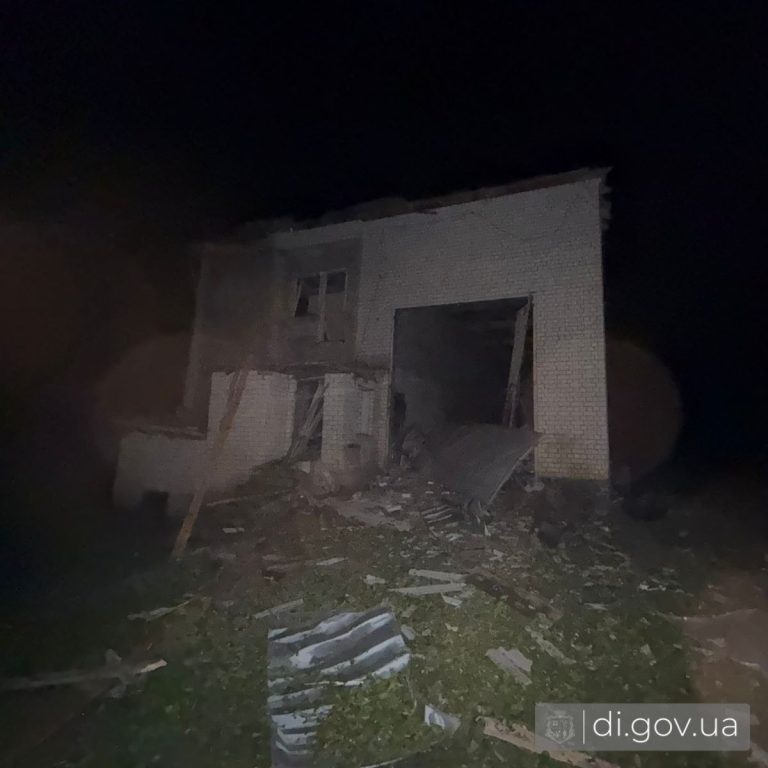 Вночі в Дергачах росіяни завдали ударів по двох підприємствах