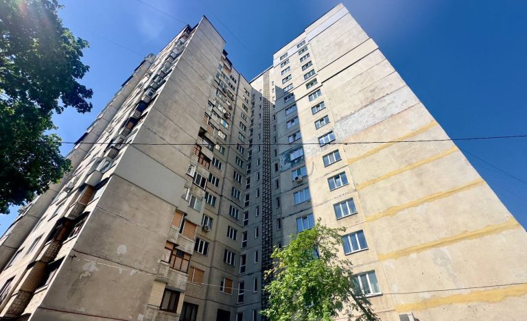 Прогрес відновлення 16‑поверхівки на Соборності України в Харкові