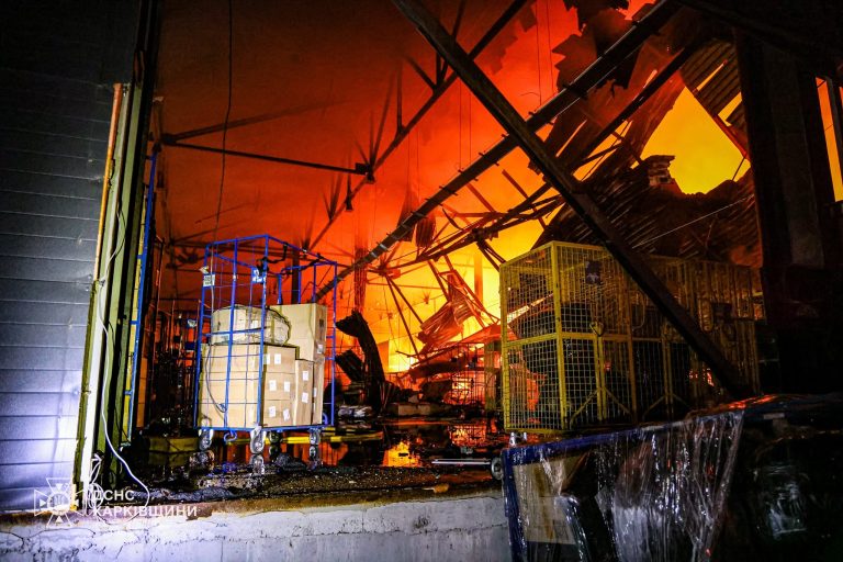 Нічний удар РФ по харківському поштовому складу: чи вціліли посилки