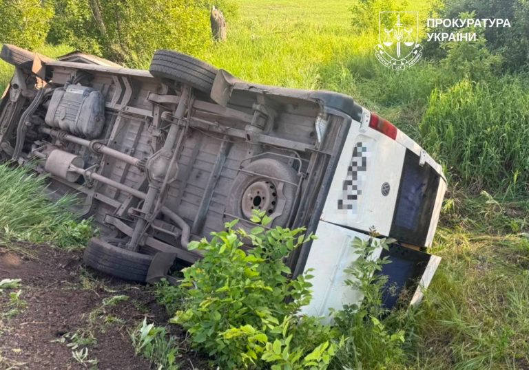 Ранкова аварія на Харківщині за участю дітей та вчителів (фото)