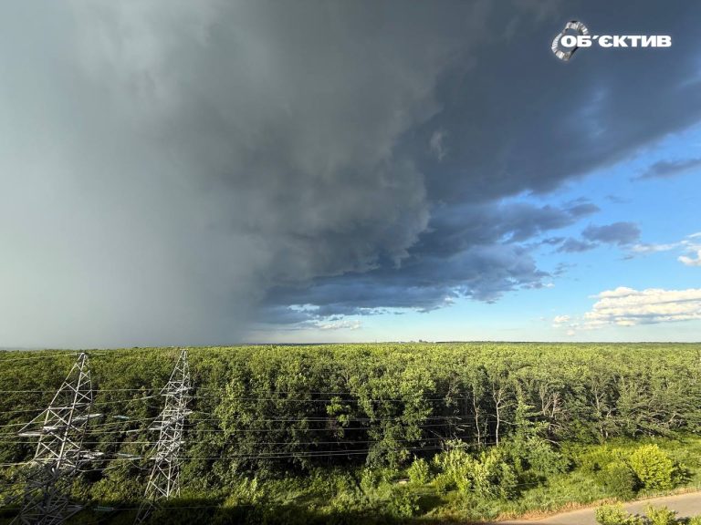 На Харківщину насуваються грози, град та сильні шквали