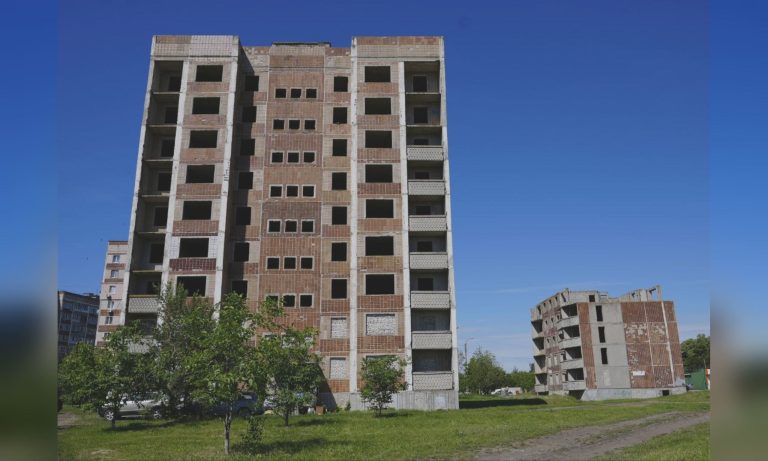Недобудована багатоповерхівка на Харківщині пішла з аукціону за 3,6 млн грн — названо покупця