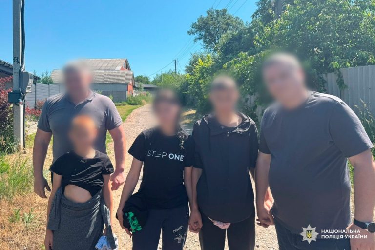 Трьох підлітків на Харківщині відшукали в помешканні знайомих