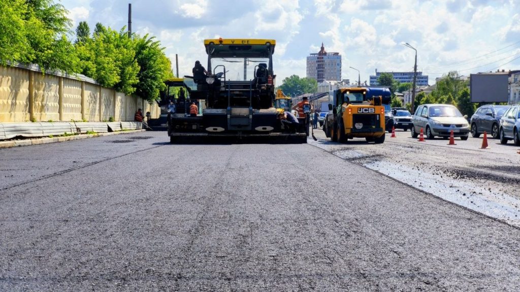 Дорожні роботи в провулку Вірменському, Харків