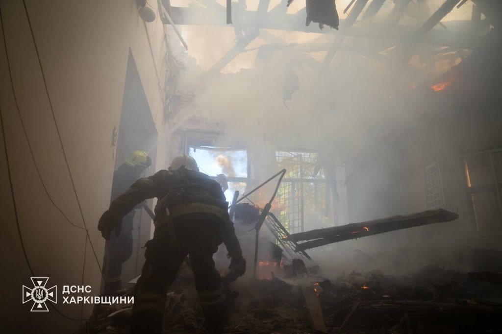 Вогонь і дим у будівлі художнього музею