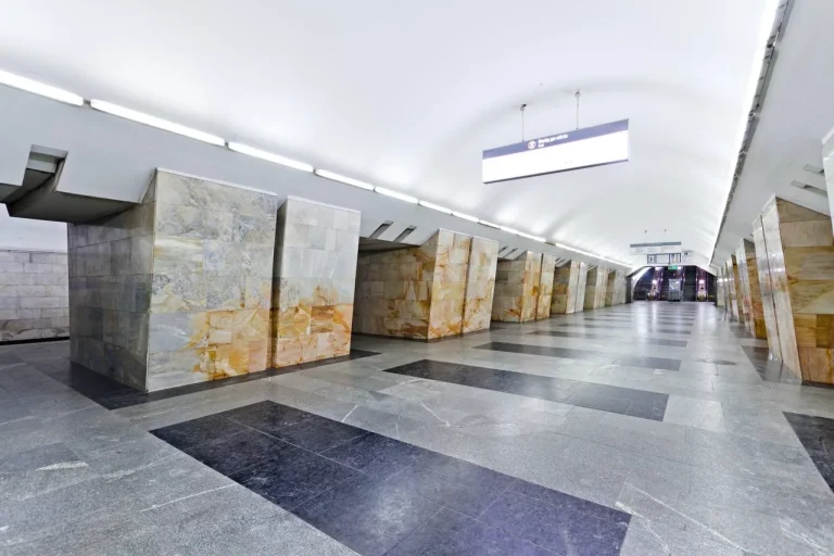 У Харкові на станції метро через заходи безпеки тимчасово закрили кілька переходів