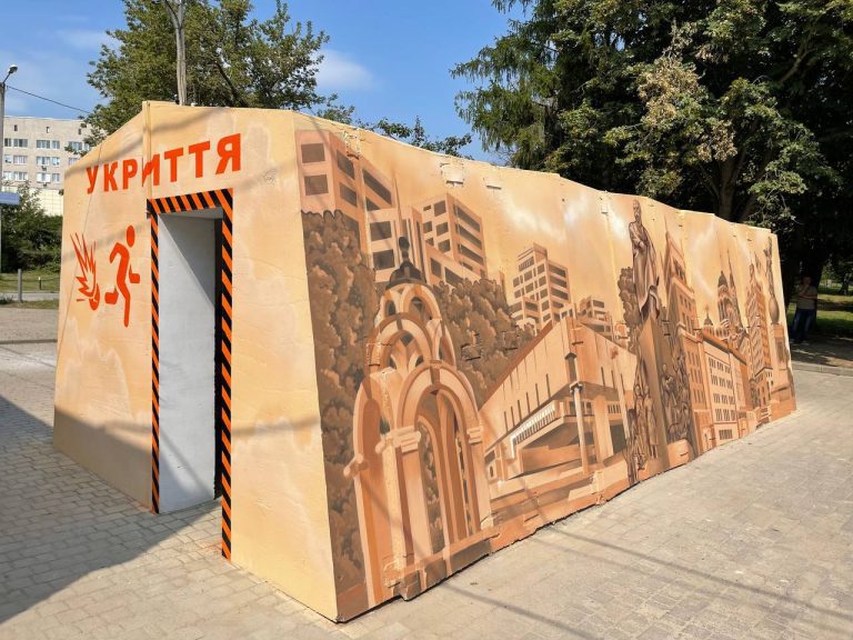 Сотні мільйонів гривень потрібні на бетонні укриття для зупинок у Харківській області