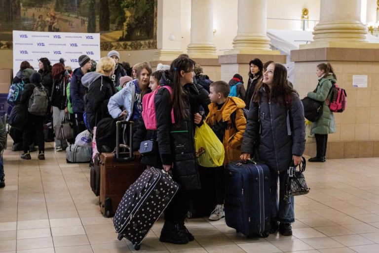 До Рівного перевезли 11 дітей із Харкова