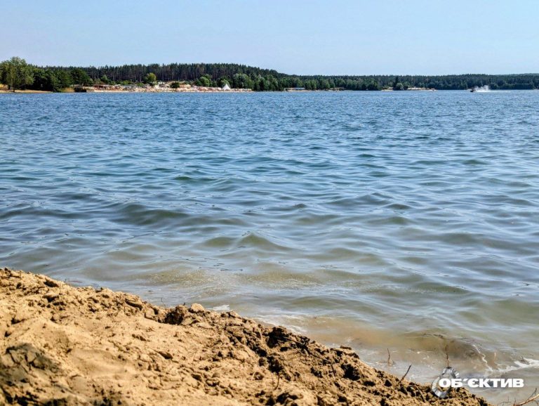 На Харківщині купання під забороною, проте пляжі облаштовують — в ОВА пояснили