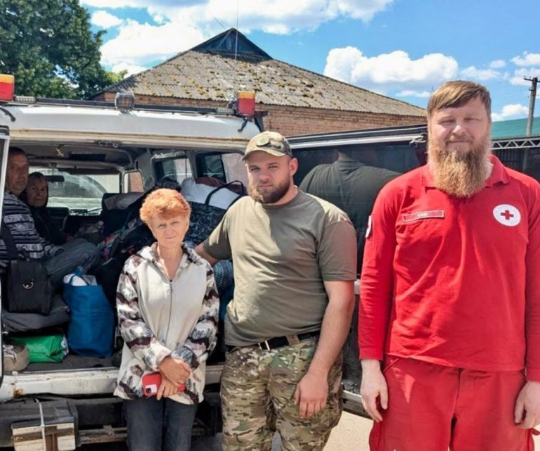 У Харківській області евакуювали трьох осіб, зокрема жінку з обмеженою рухливістю
