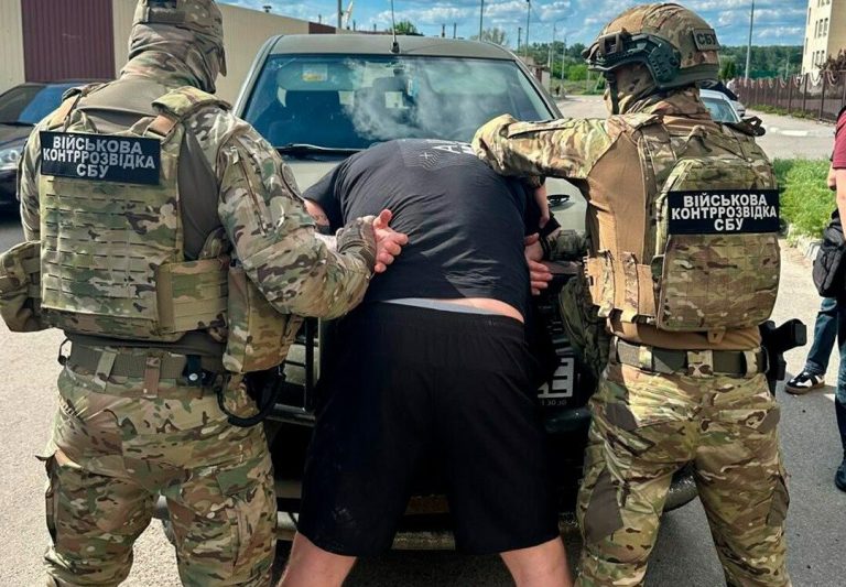 Підозрюваного в організації виїзду до Румунії затримали на Харківщині