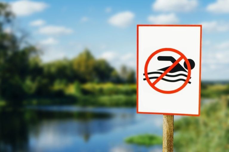 У громаді на Харківщині заборонили купання через загрозу боєприпасів у водоймах