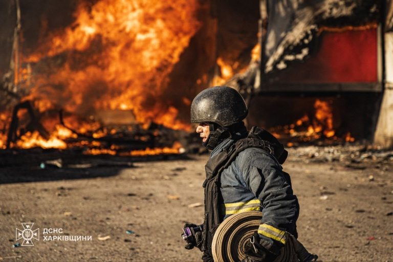 Під Харковом термінал «Нової пошти» знову зазнав атаки дронів (фото)