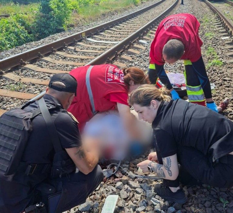 Жінка постраждала внаслідок наїзду тепловоза поблизу Південного вокзалу в Харкові