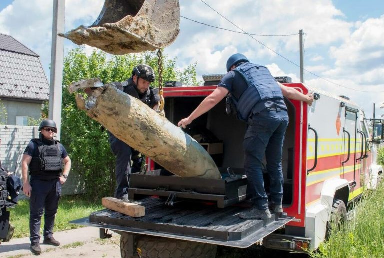 Сапери виявили у Дергачах авіабомбу вагою 500 кг