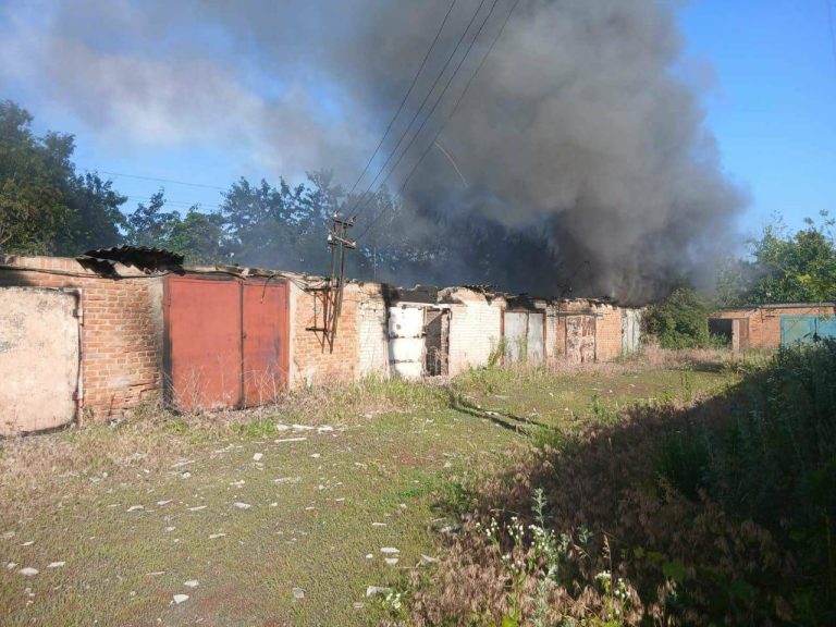 На Харківщині село зазнало удару дев’ятьма російськими БпЛА