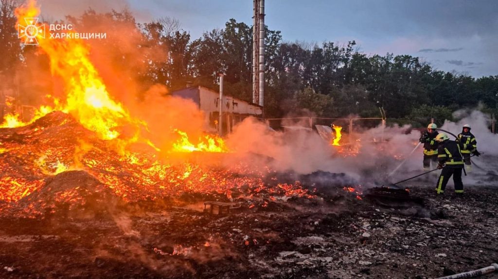 Пожежники ліквідовують загоряння