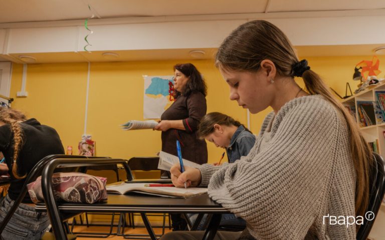 Випускниця з Харкова набрала по 200 балів на НМТ у трьох предметах