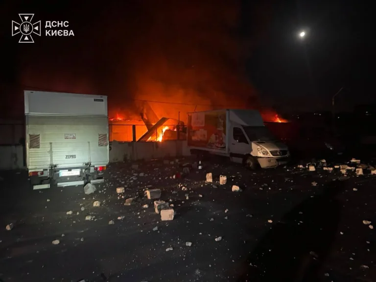 Нічні удари: у Харкові — “шахед”, по Києву — балістика, у Львові — влучення у житлові будинки