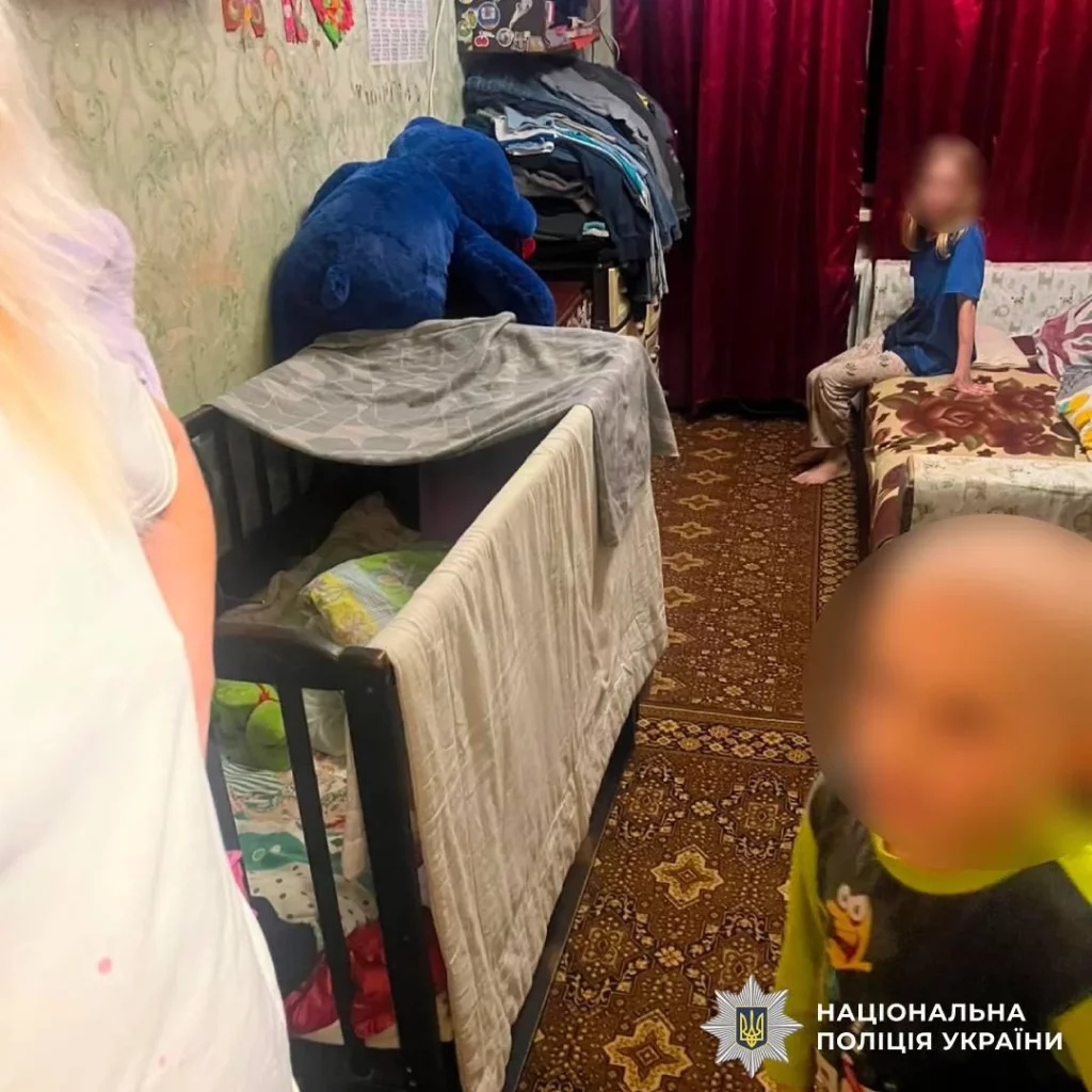 жінка била дитину в Харкові