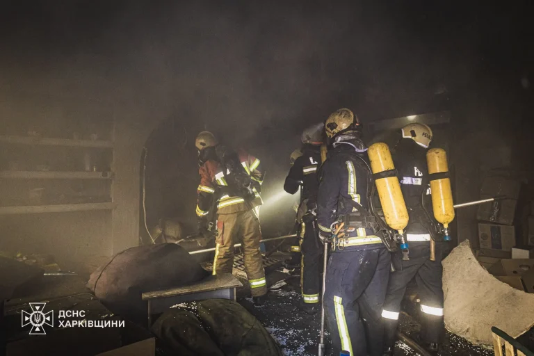 У центрі Харкова загорівся двоповерховий будинок