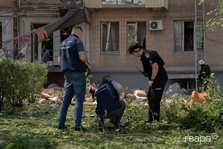 Росіяни обстріляли харківське підприємство — є постраждалі, інформація оновлюється