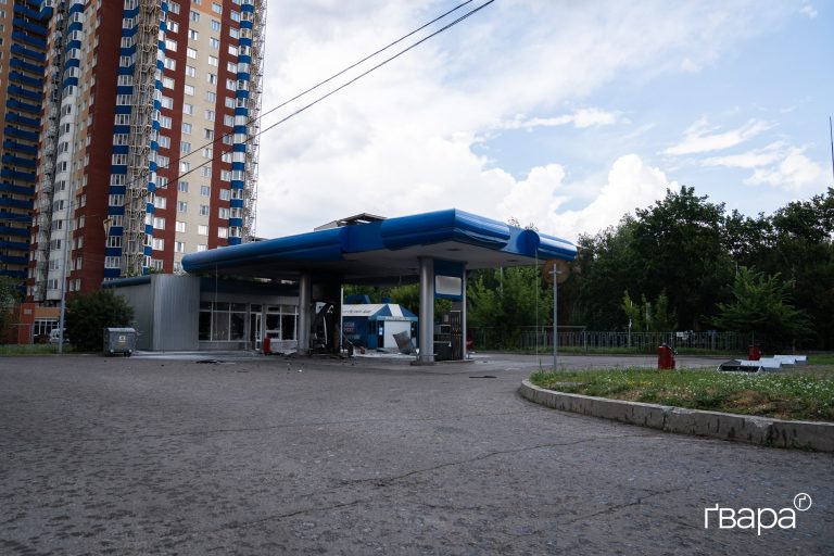 Наслідки атаки на автозаправку в Шевченківському районі Харкова