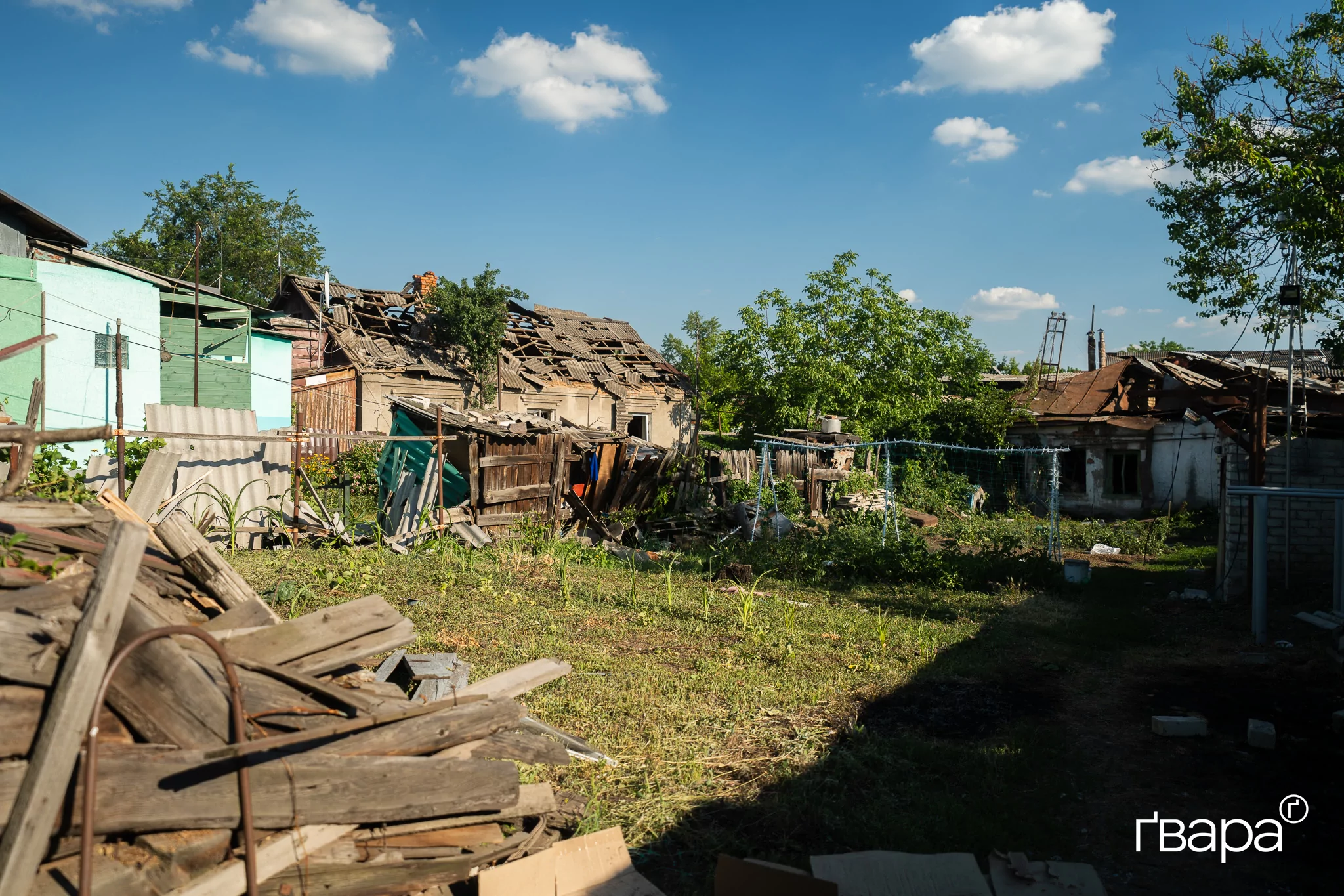 Уламки після удару — фото
