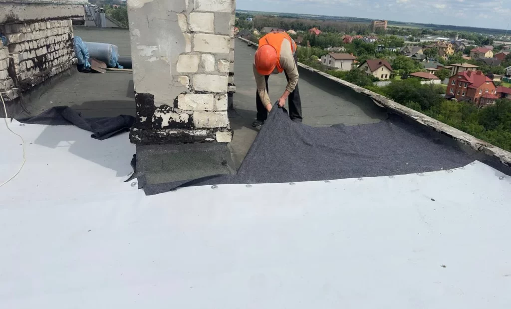 Роботи з відновлення житлового фонду на Салтівському шосе