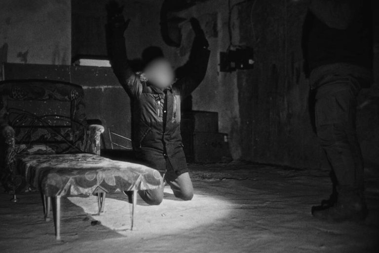 36 діб у підвалі: двох російських військових підозрюють у незаконному утриманні чоловіка на Харківщині