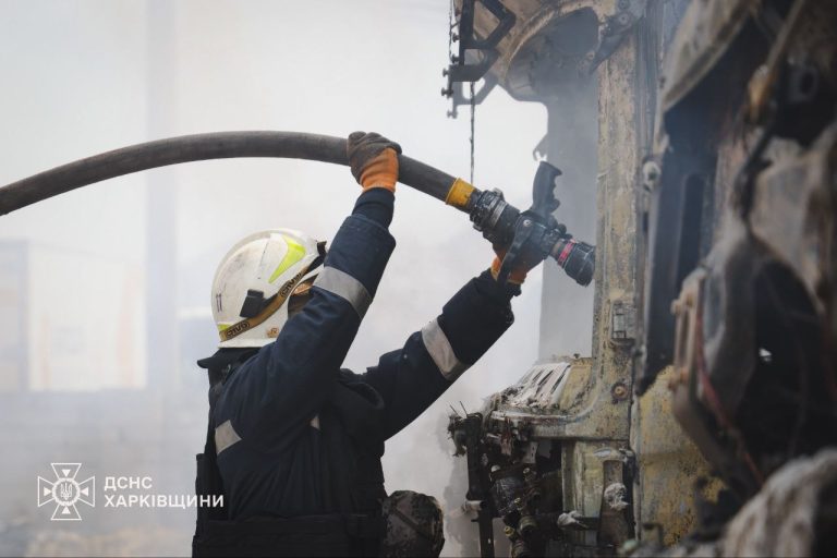 Масштабна пожежа охопила центр Харкова