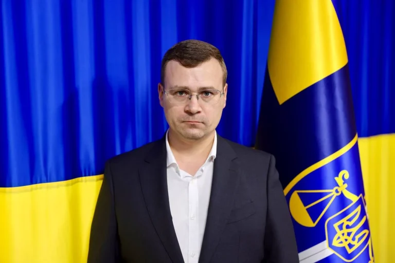 У харківському готелі дівчат звинувачують у отруєнні та задушенні військового