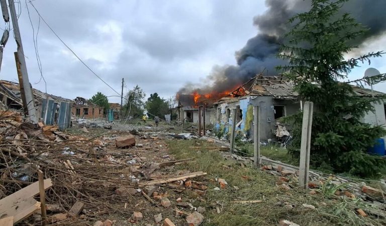 Оновлено: на Харківщині внаслідок авіаудару поранено літню жінку