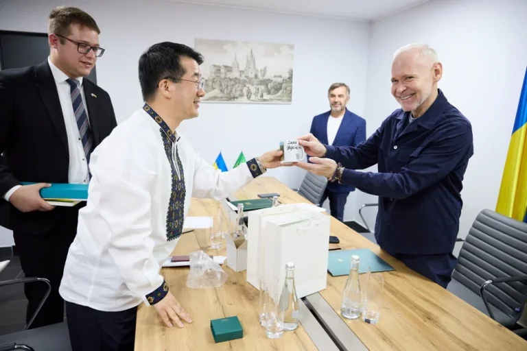 Терехов та посол Кореї узгодили подальші кроки з відбудови Харкова