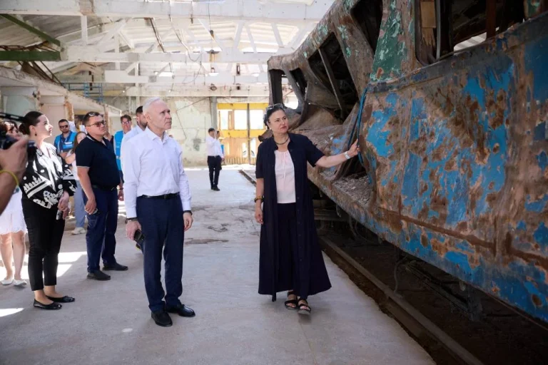 Посол ЄС зустрівся з Тереховим — яку підтримку обіцяють Харкову (фото)