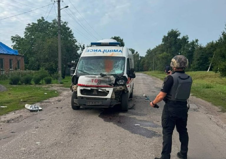 На Харківщині медиків швидкої поранив удар FPV-дрона