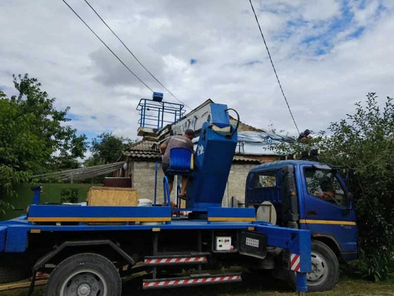 У Харкові ліквідують наслідки ‘прильоту’ — вже 16 постраждалих