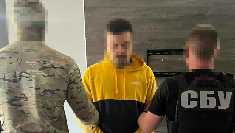 СБУ затримала чоловіка, підозрюваного у коригуванні ударів по трасі Харків—Полтава