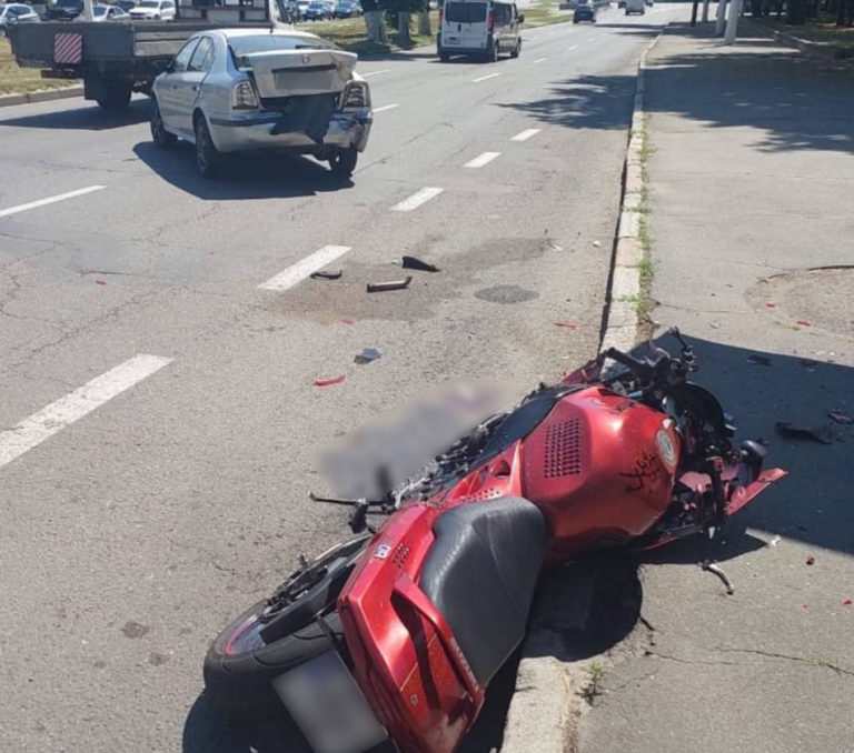 Дорожня аварія в Харкові забрала життя двох людей